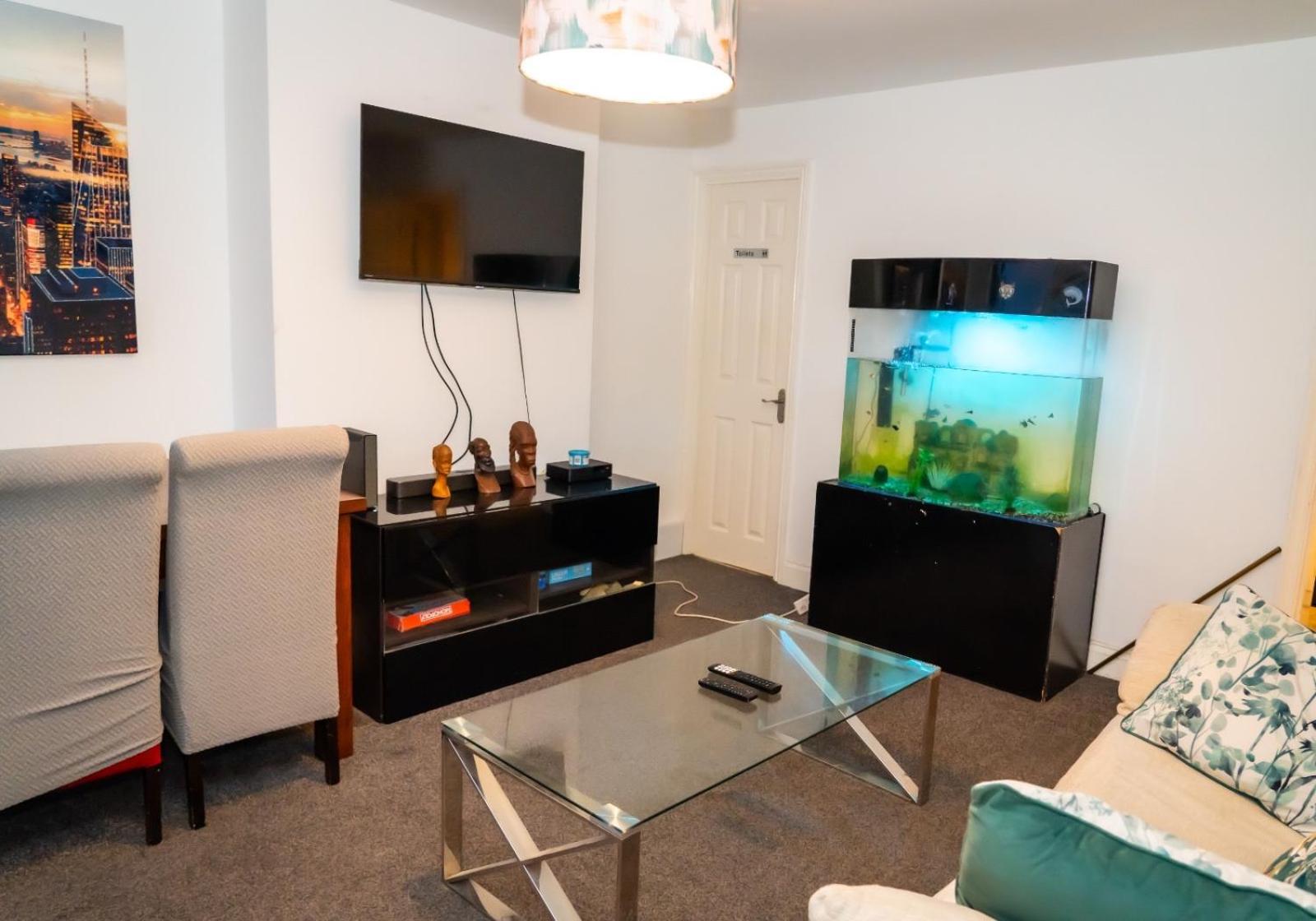 SIRIUS A PROPERTIES - 3 Bedrooms - - Amazing Hillside Views of Derby City Centre - - Free WIFI - - NETFLIX - - SKY-SPORTS - - MONOPOLY - - UNO - - CARDS Eksteriør bilde